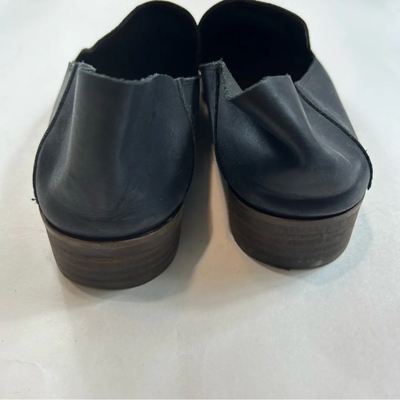 Lucky Brand Cahill Convertible Mule Flat Navy Leather Shoe​​​ - Picture 8 of 9